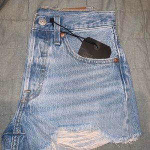 LEVI 501 SHORTS - size 24